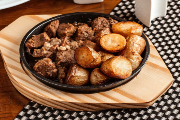 Tirinhas de Picanha Deliciosas - Imagem via KamranAydinov no Freepik